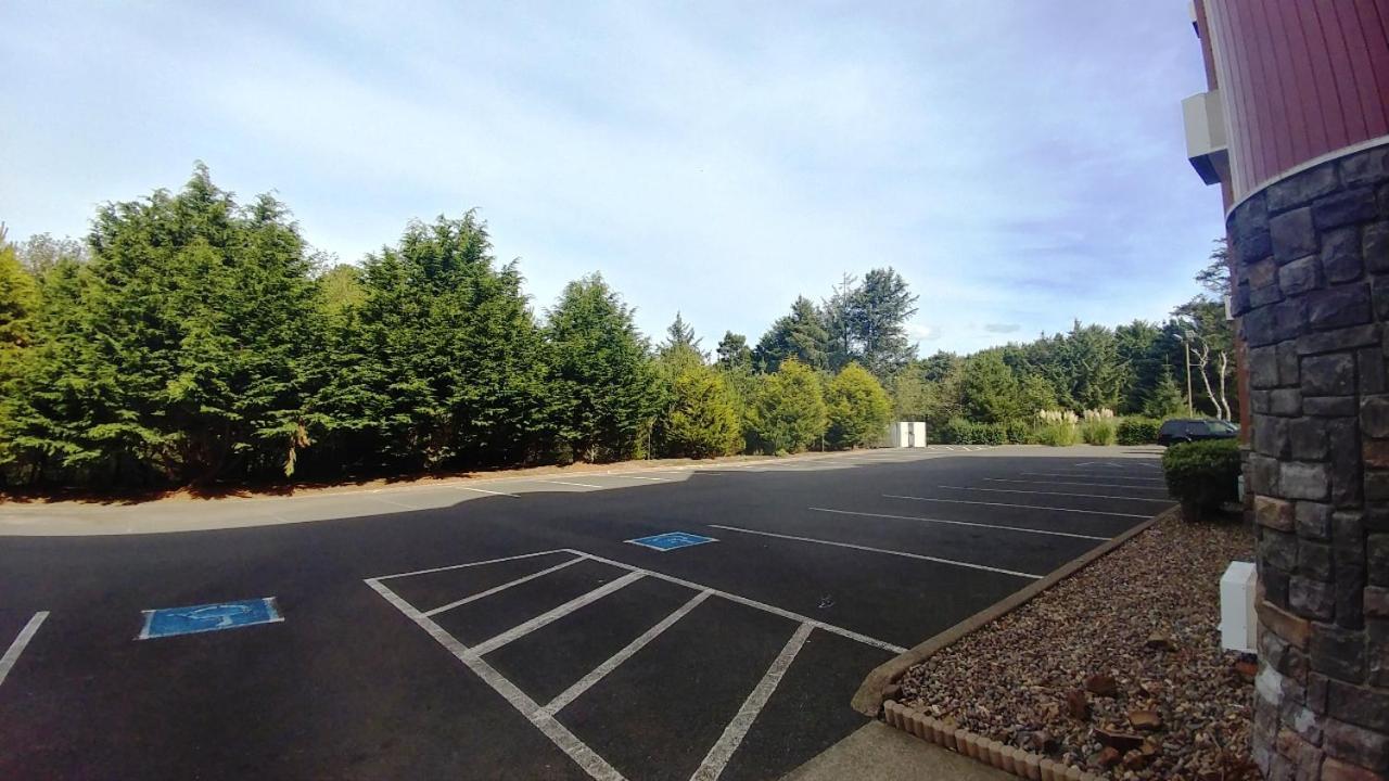 Palace Inn & Suites Lincoln City Zewnętrze zdjęcie