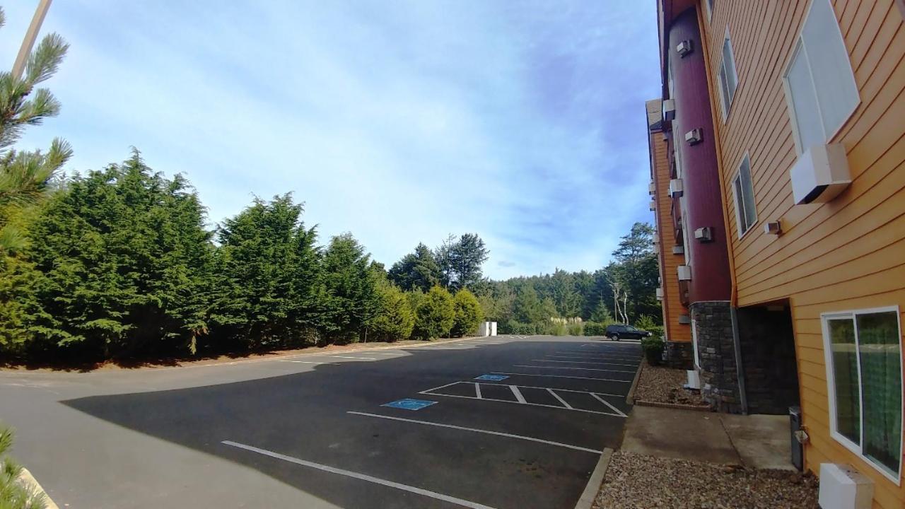 Palace Inn & Suites Lincoln City Zewnętrze zdjęcie
